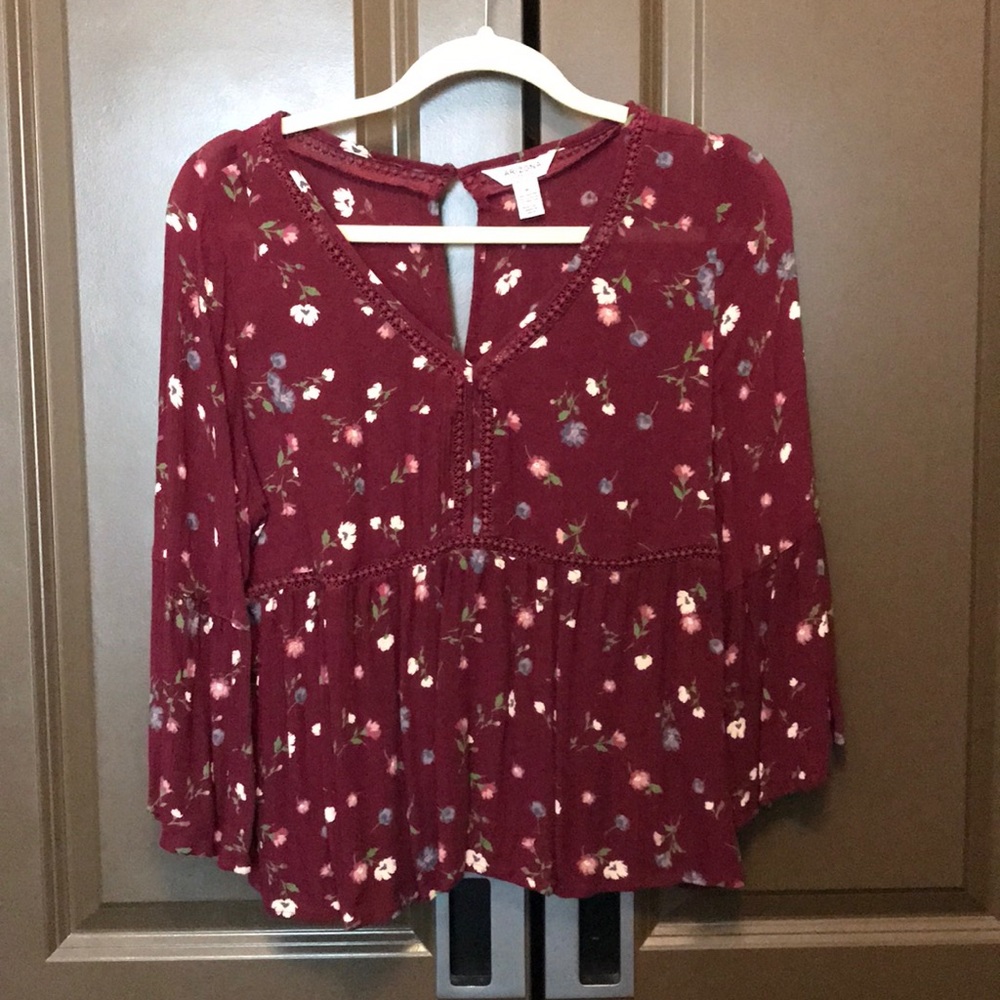 Key Hole Floral Top